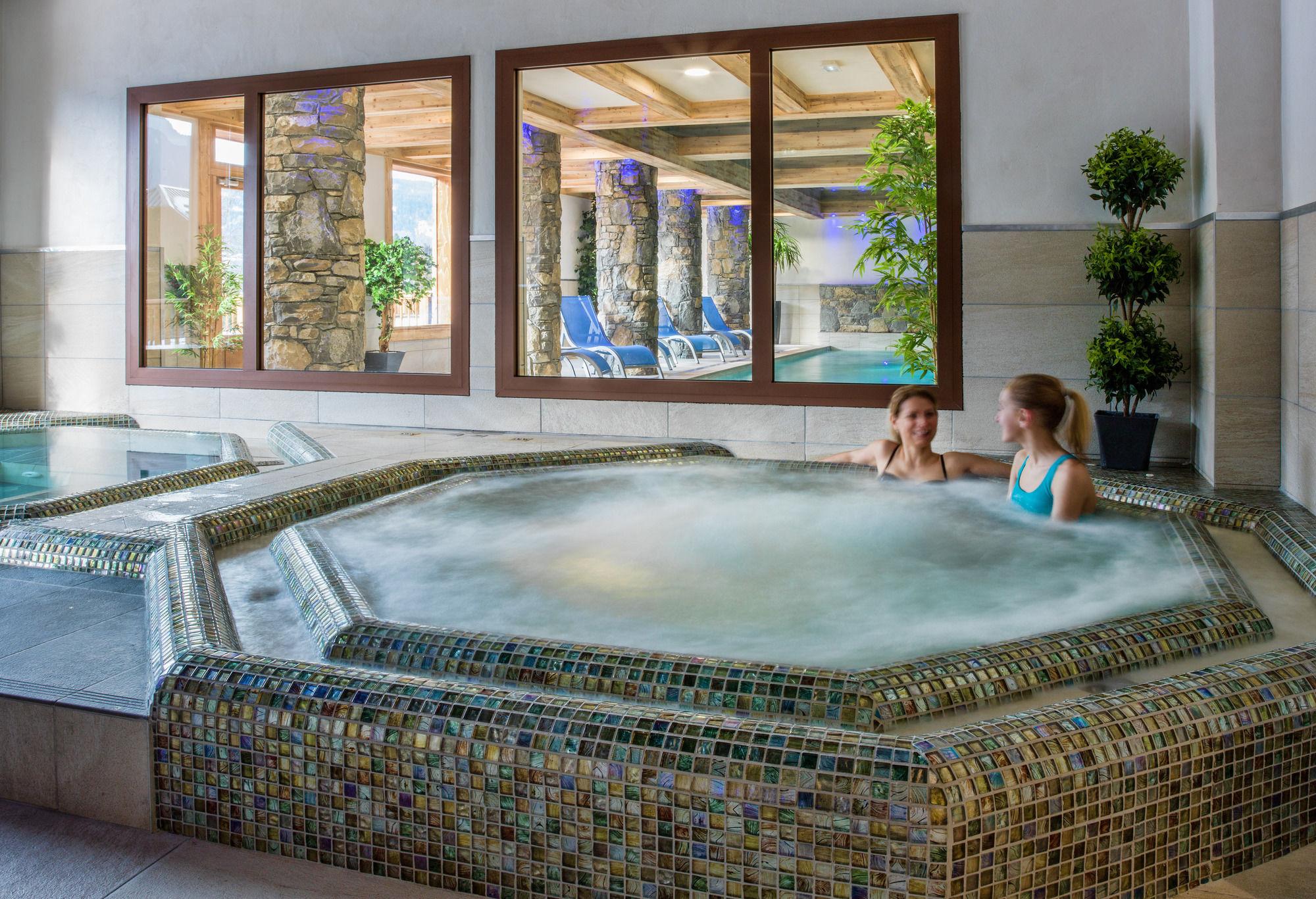 Cgh Residence Boutique Les Chalets De Layssia Samoëns Екстериор снимка